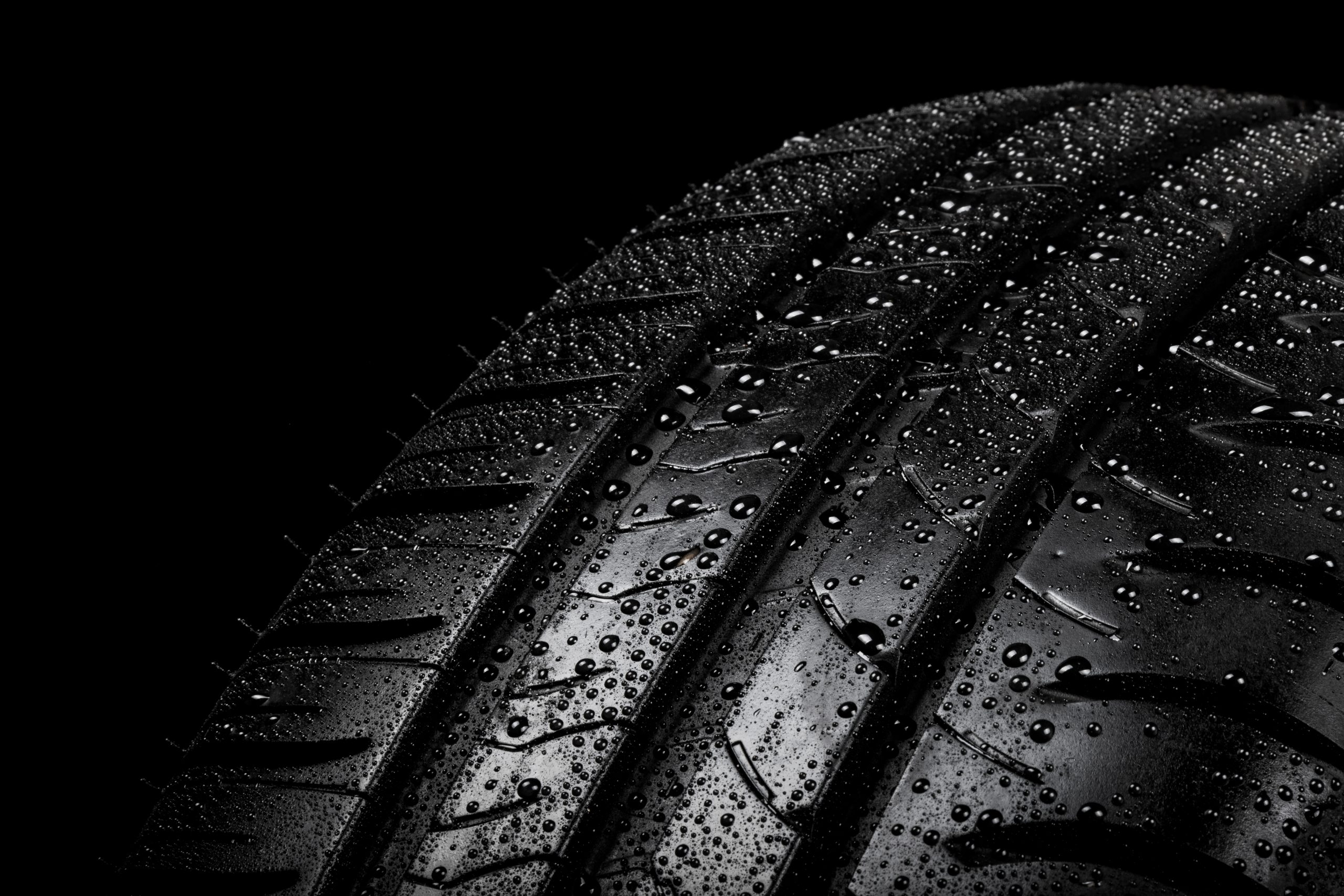 wet tire with threads